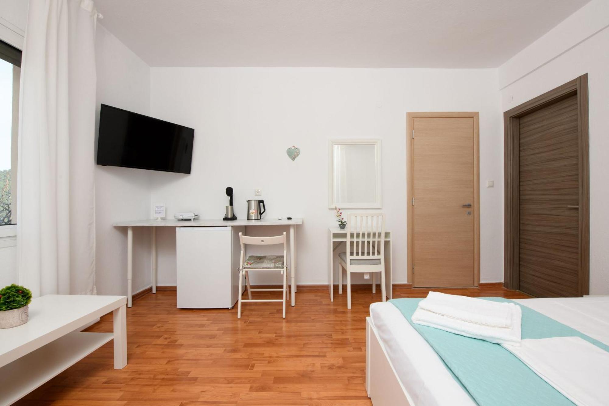 Whitegold Apartments Panagia 파나이아 객실 사진