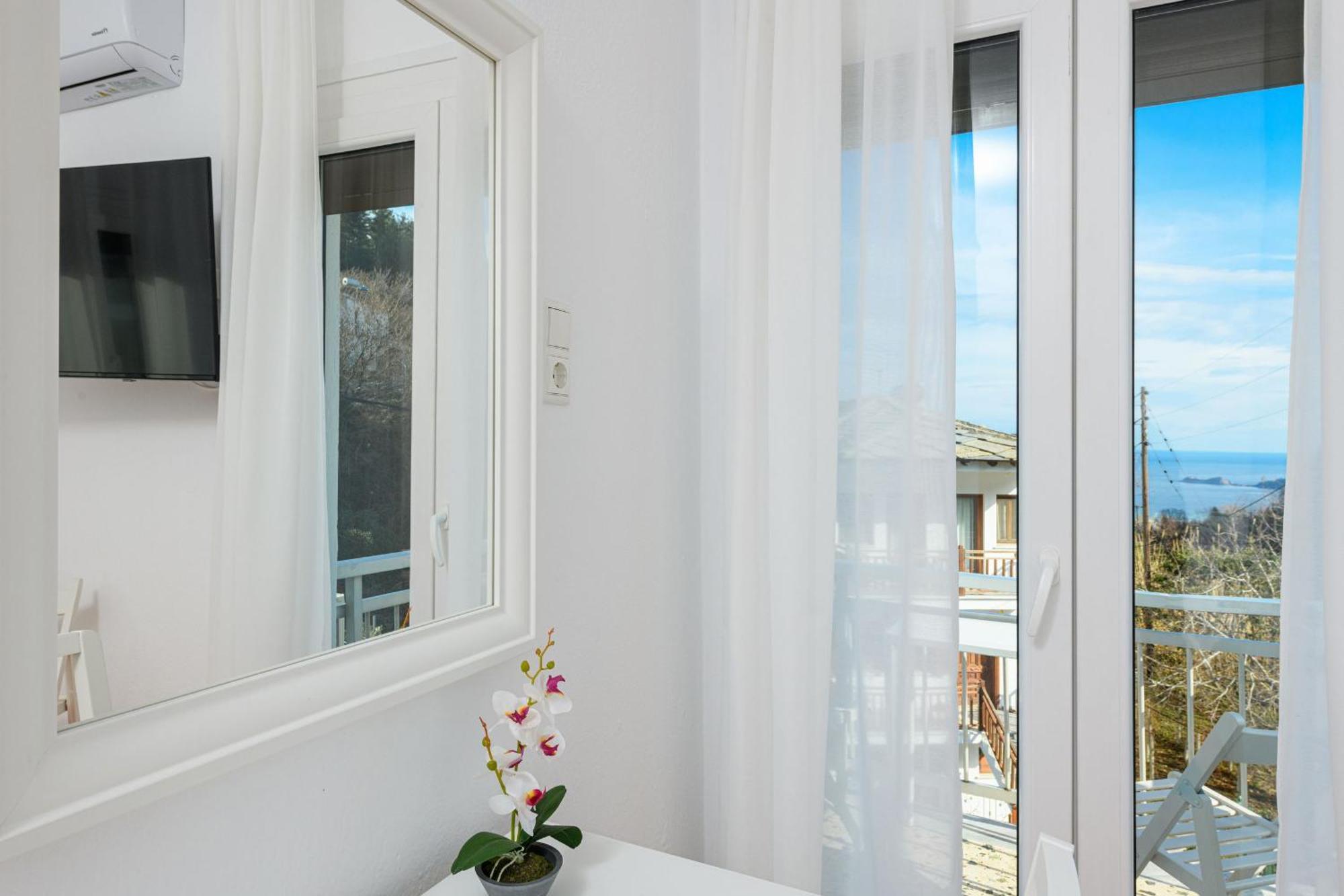 Whitegold Apartments Panagia 파나이아 외부 사진