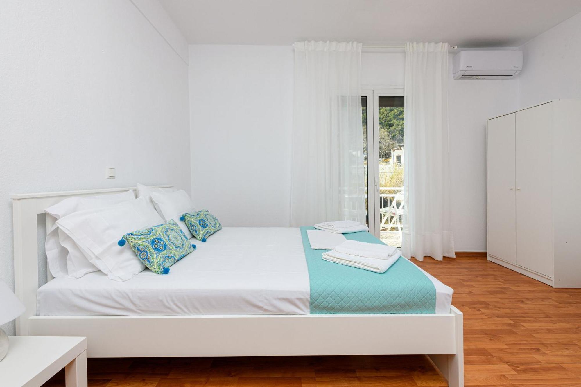 Whitegold Apartments Panagia 파나이아 외부 사진