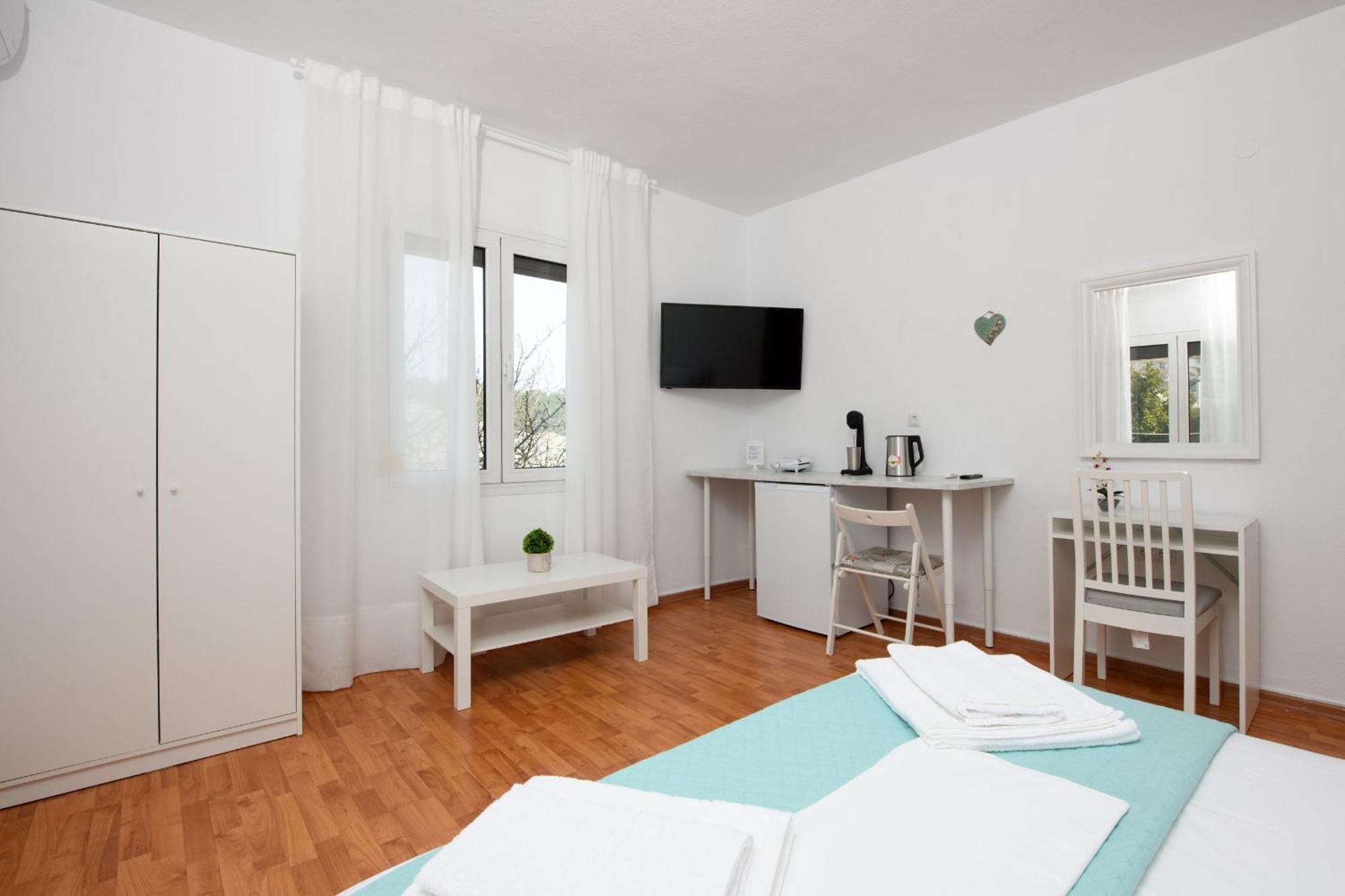 Whitegold Apartments Panagia 파나이아 외부 사진