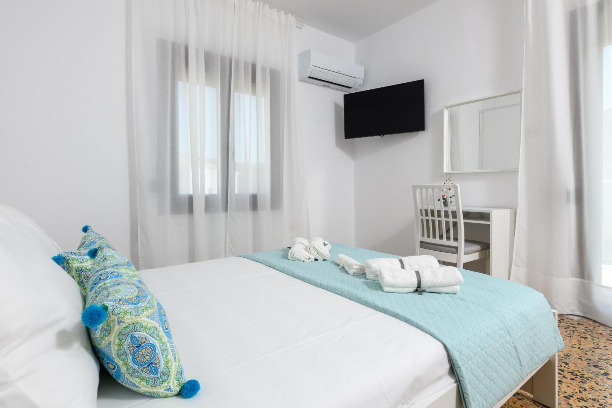 Whitegold Apartments Panagia 파나이아 외부 사진