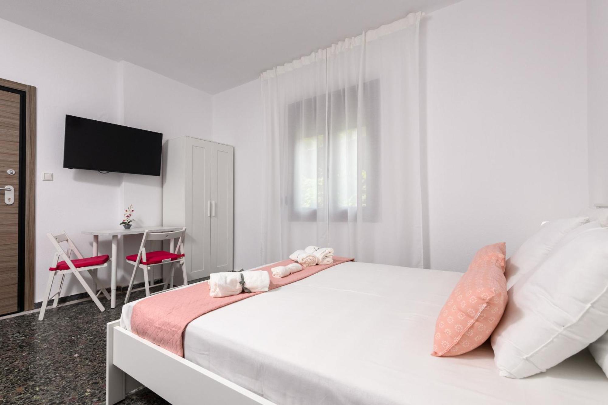 Whitegold Apartments Panagia 파나이아 객실 사진